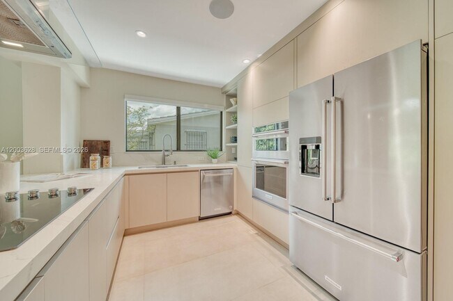 Building Photo - 1940 SW 32nd Pl