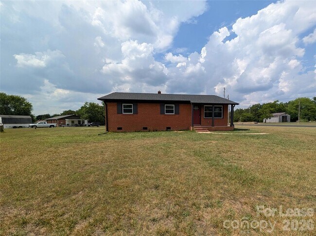Building Photo - 202 Ebenezer Rd