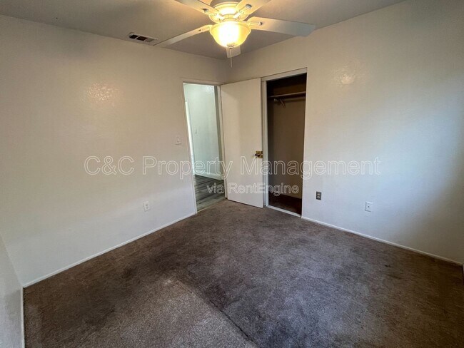 Building Photo - 930 Amaretto Dr