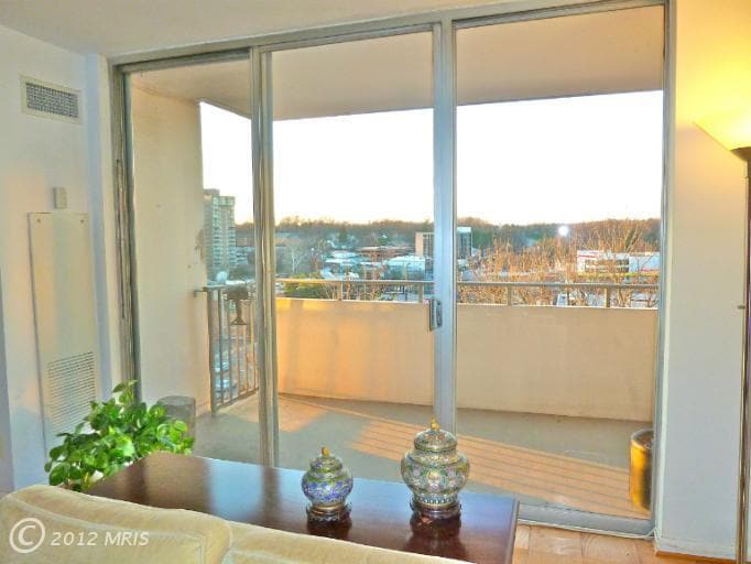 Balcony off living room - 5101 River Rd