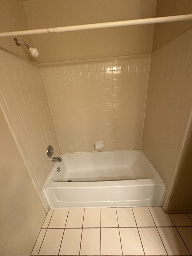 Building Photo - Eastside 4-bedroom 2.5-bathroom home with community pool