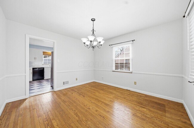 Building Photo - 532 N Drexel Ave