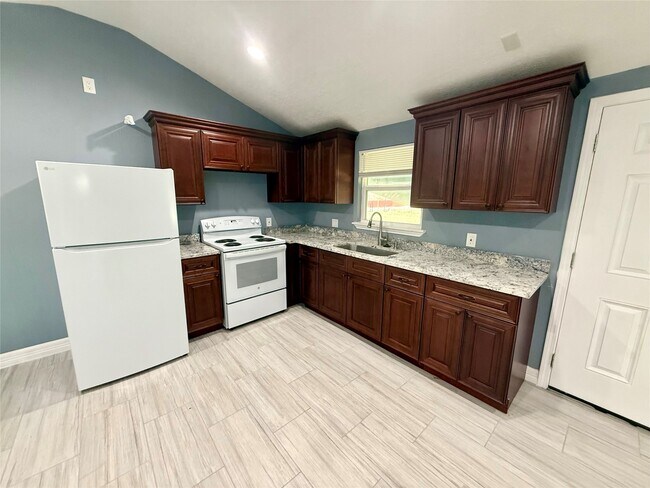 Building Photo - 9015 Puritan Way