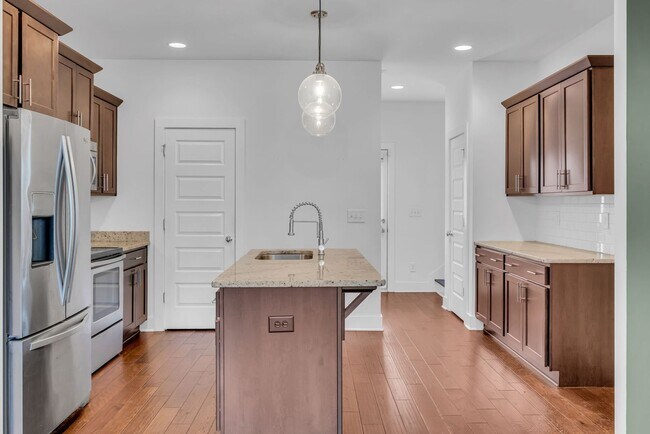 Building Photo - Cottage Park Home