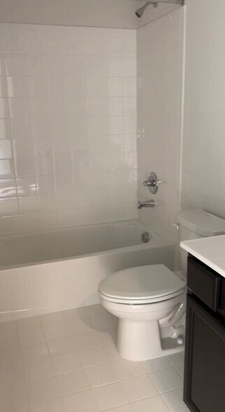 Third Floor Full Bath - 16108 Coolidge Ave