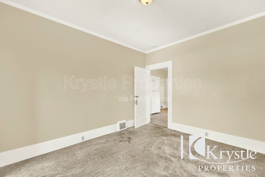 Building Photo - 1026 Carolina St