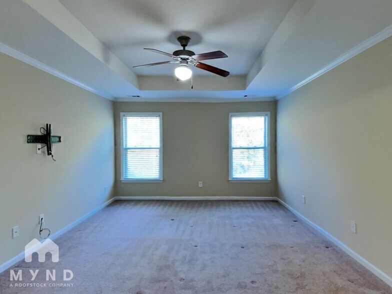 Building Photo - 1313 Stone Bay Dr SW