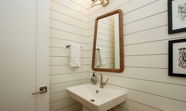 Building Photo - 20422 Raven Mill Ln