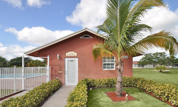 Pool - Villas at Palm Beach