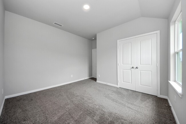 Building Photo - 288 Buckskin Dr