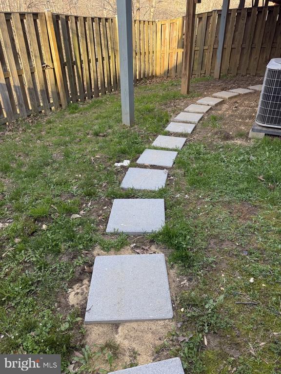 Building Photo - 15670 Mendoza Ln