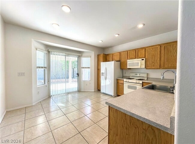 Building Photo - 2823 Sapphire Desert Dr