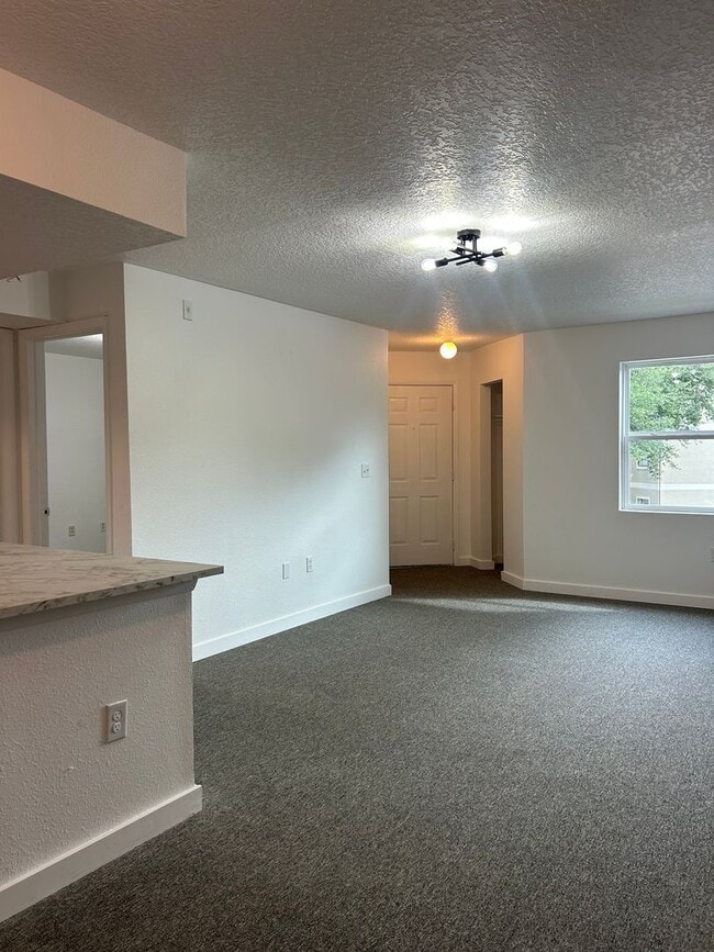 Building Photo - 3016 Parkway Blvd
