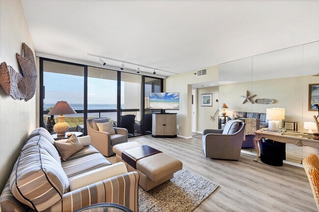 Building Photo - 1930 Harbourside Dr