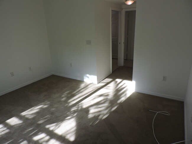Building Photo - 4903 Midtown Ln