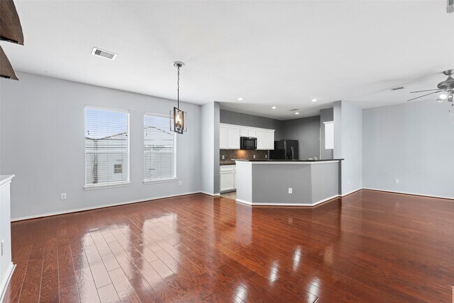 Building Photo - 1211 Ennis St