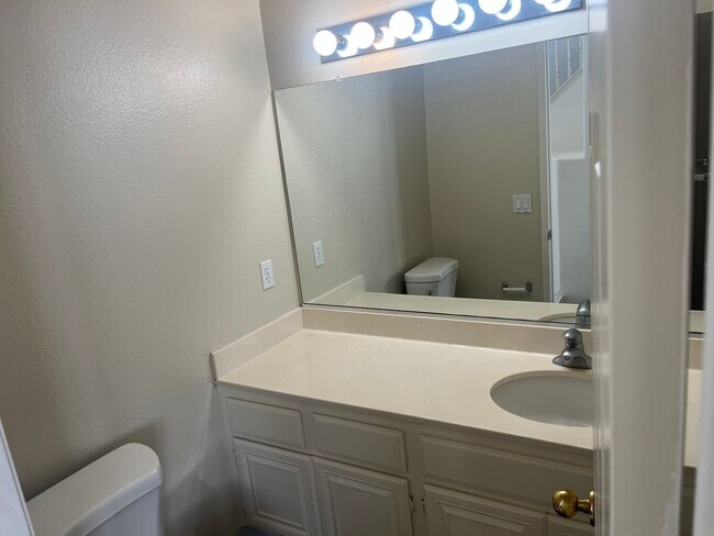 Building Photo - Bridlevale Community 4 bedroom