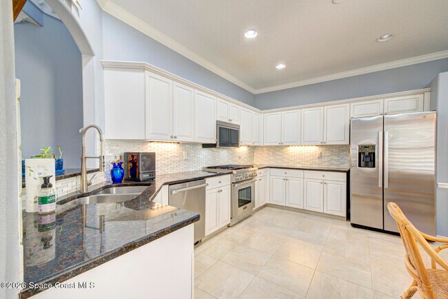 Building Photo - 1937 Golf Vista Blvd