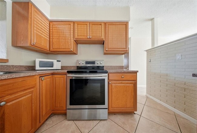 Building Photo - 11373 62nd Ave N