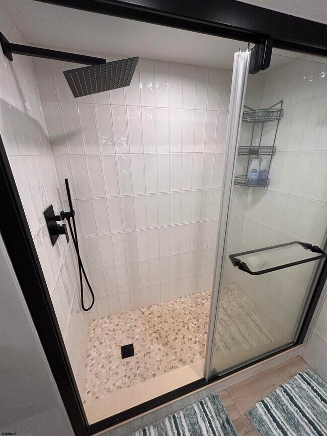 Building Photo - 9415 Pacific Ave