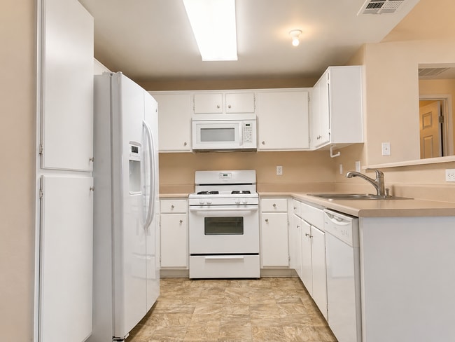 Building Photo - Lovely 1 Bedroom Condo in Temecula