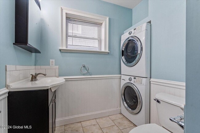 Building Photo - 53 Beekman St