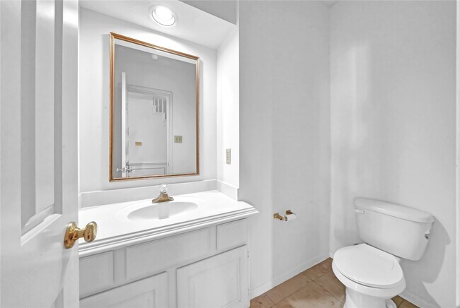Building Photo - 4622 Grand Cayman Dr