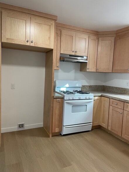 Gas range and range hood - 2215 Mathews Ave