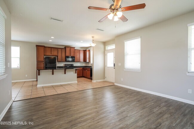 Building Photo - 328 Vineyard Ln
