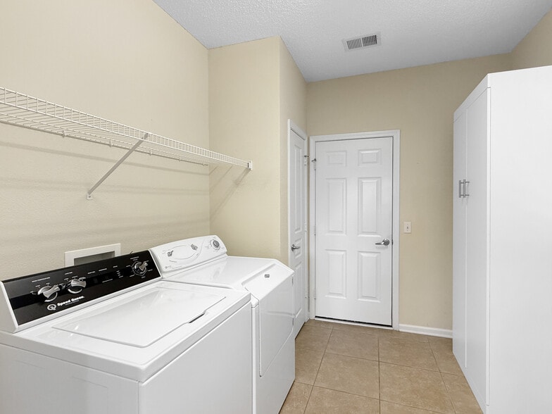 Building Photo - 7 Tallow Dr