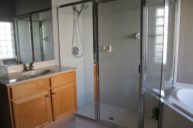 Building Photo - 4050 Bluff Harbor Way