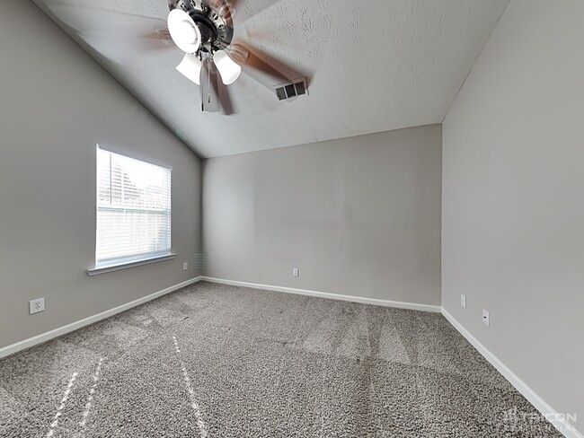Building Photo - 325 Plantation Blvd