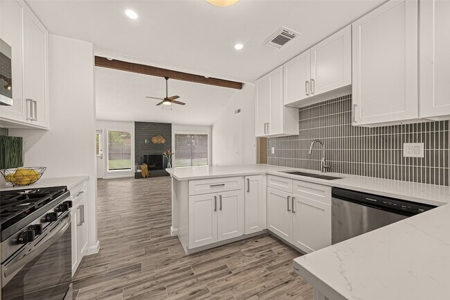 Building Photo - 22314 N Fork Dr