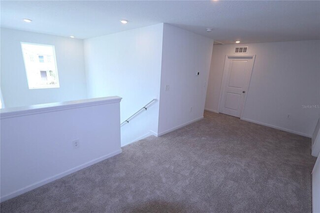 Building Photo - 2231 Chris Dr