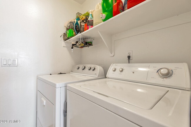 Building Photo - 2019 E Campbell Ave