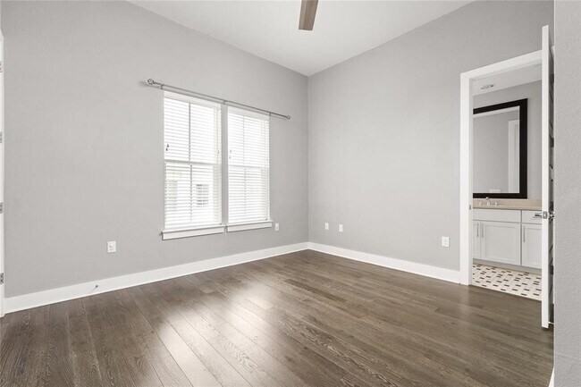 Building Photo - 4810 Springdale Rd