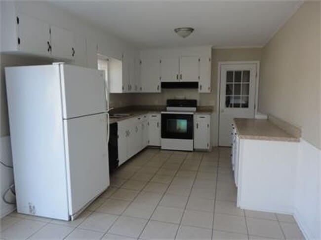 Building Photo - 114 Antler Dr