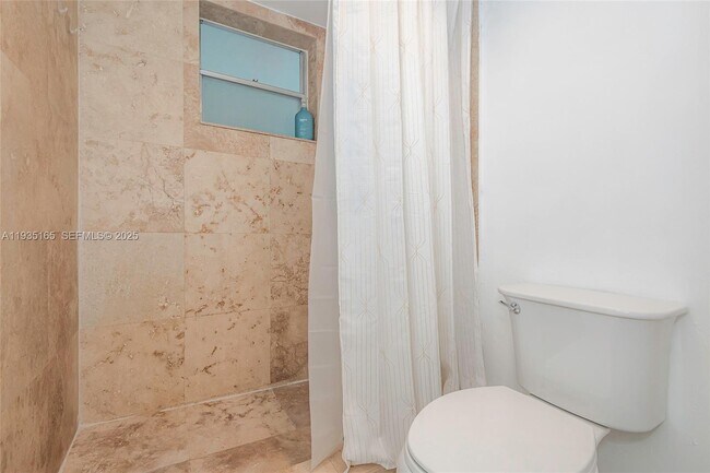 Building Photo - 3181 S Ocean Dr