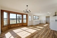 Building Photo - 501 Myers Creek Rd