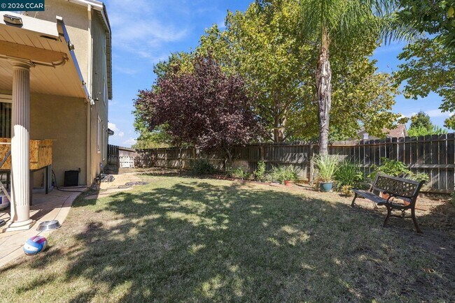 Building Photo - 204 Millbrook Dr