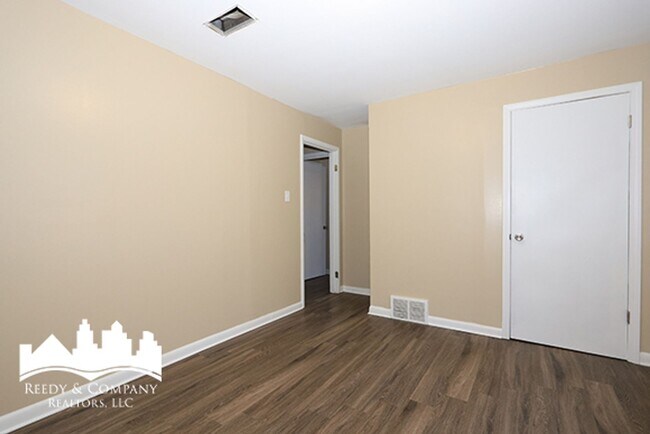 Building Photo - Welcome to 4396 Millbranch!