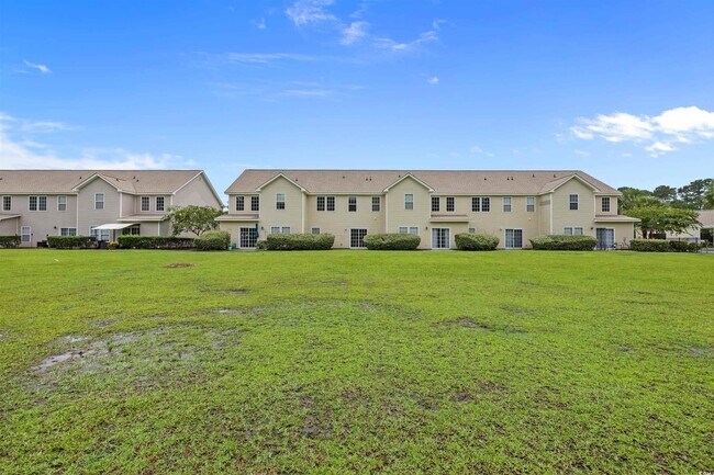 Building Photo - 1060 Fairway Ln