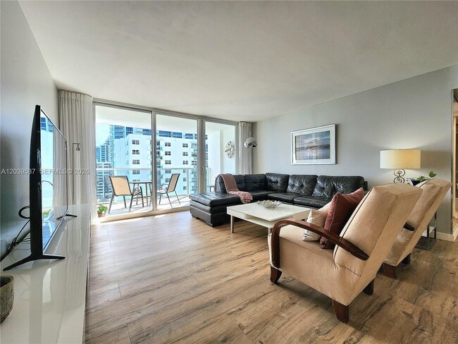 Building Photo - 2751 S Ocean Dr