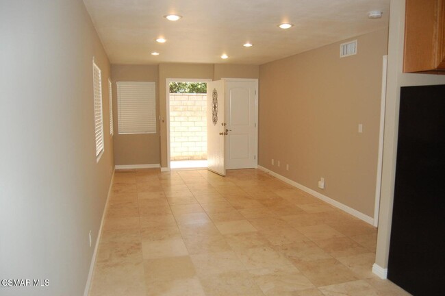 Building Photo - 1375 Uppingham Dr