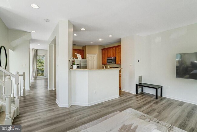 Building Photo - 8535 Wyngate Manor Ct