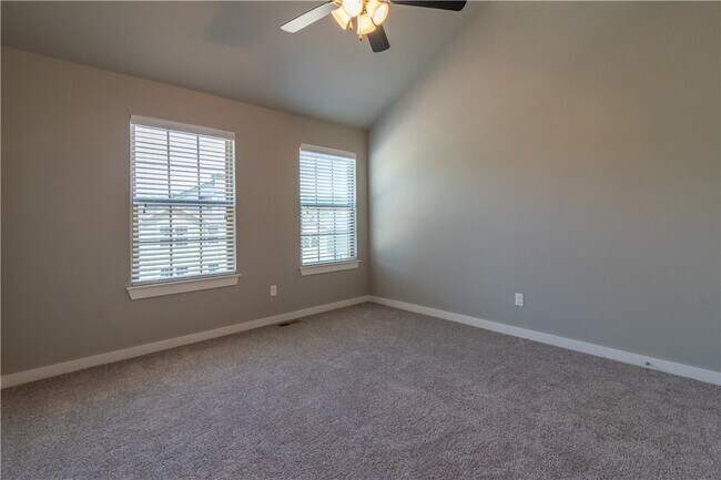 Building Photo - 2819 W Auburn Dr