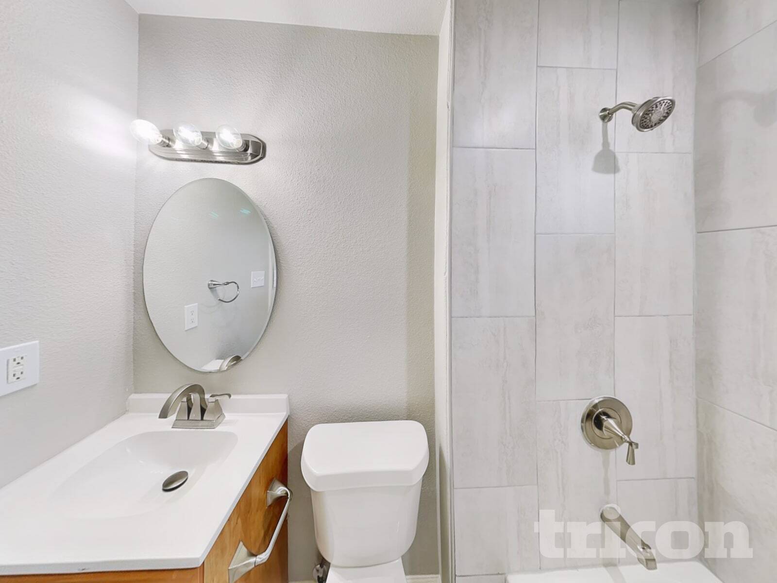 Building Photo - 624 Nora Ln