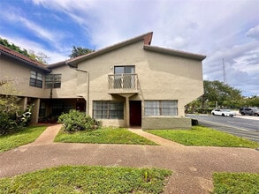 Building Photo - 2580 Coral Springs Dr