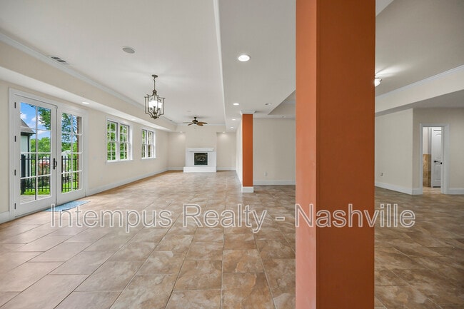 Building Photo - 7 Crooked Stick Ln