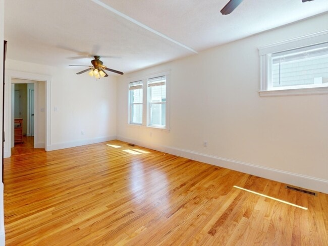 Building Photo - 25 Charlotte Rd